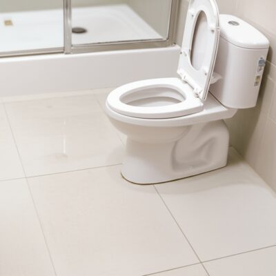 Cách Dọn Dẹp Nhà Vệ Sinh Sạch Bóng, Khử Mùi Triệt Để Chuẩn 5 Sao